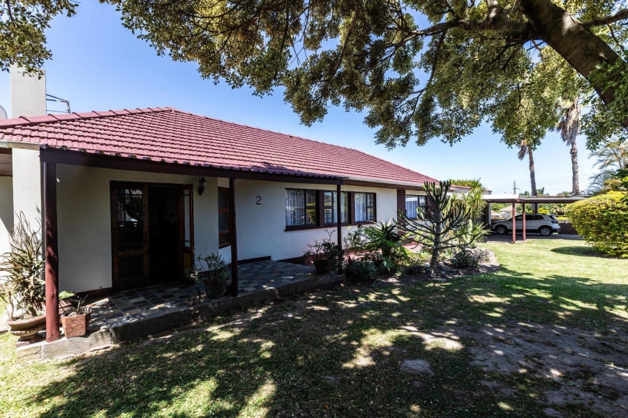 4 Bedroom Property for Sale in Beacon Bay Eastern Cape